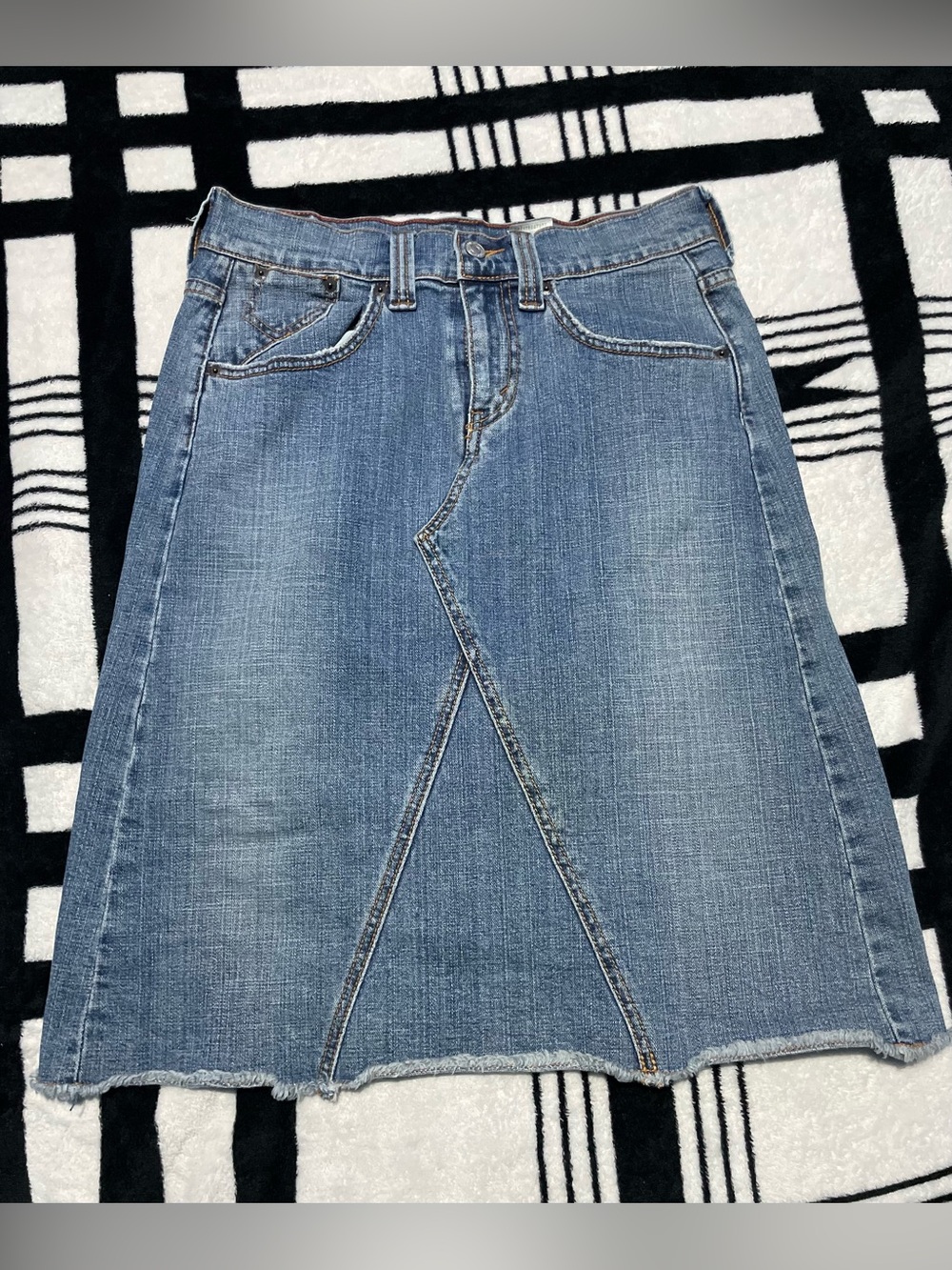 Levi’s denim midi skirt